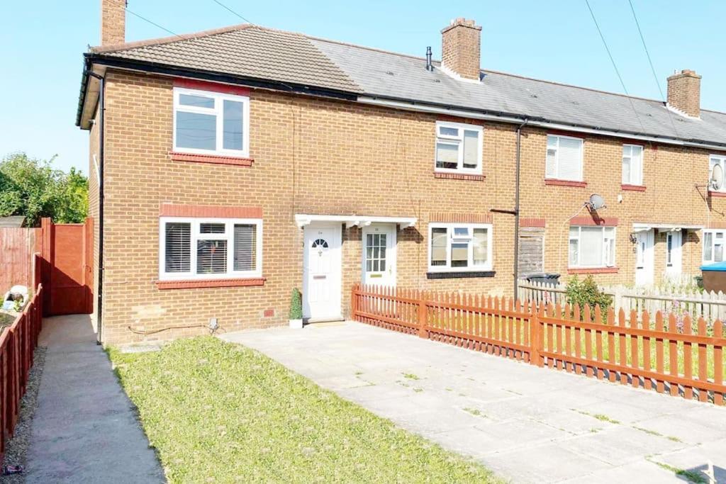 Bristol House Free Parking & Airport & M1 & Contractor Holiday home *