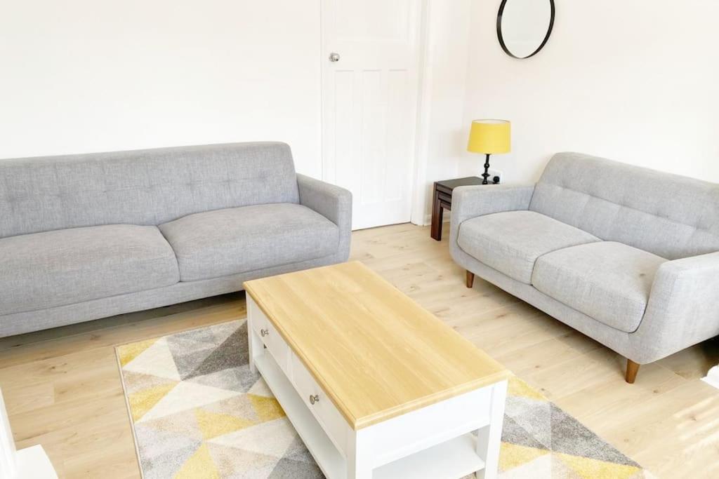 Holiday home Bristol House Free Parking & Airport & M1 & Contractor Luton (Bedfordshire)