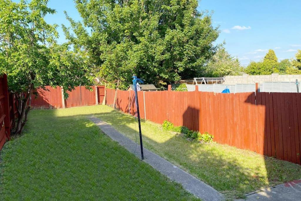 Bristol House Free Parking & Airport & M1 & Contractor Holiday home