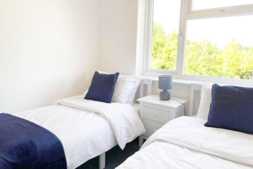 Holiday home Bristol House Free Parking & Airport & M1 & Contractor Luton (Bedfordshire)